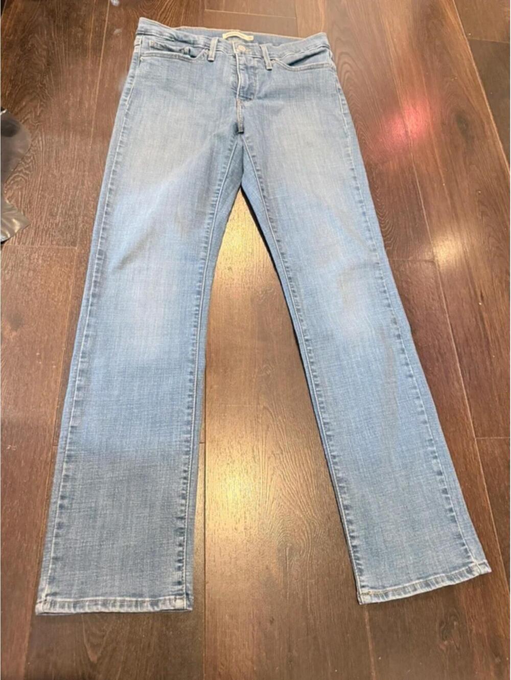 Levi’s 314 Shaping Straight Jeans – Women’s Size 30 079